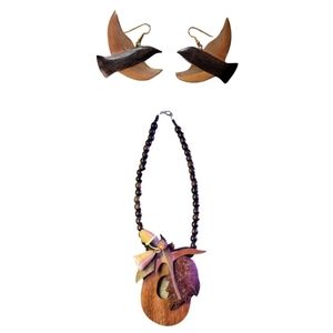 Artistic wooden necklace and wooden earrings